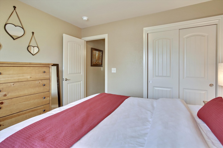 7033 Ruidoso Dr, Windsor, Colorado, United States 80550, 5 Bedrooms Bedrooms, ,3 BathroomsBathrooms,House,Furnished, Ruidoso Dr,1048