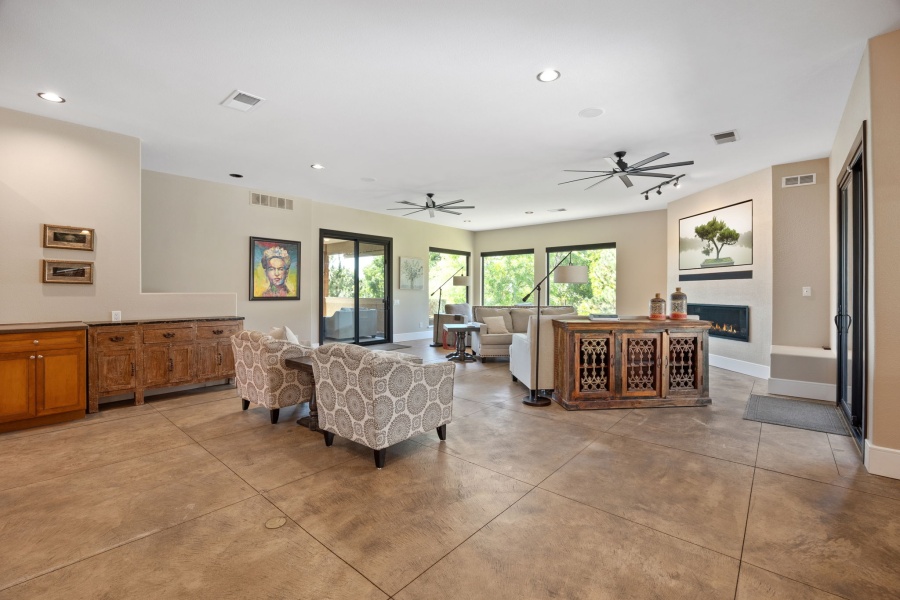4 Bedroom Fully-Furnished Executive Home in Lakewood, Colorado