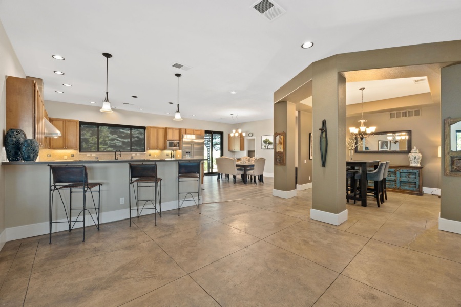 4 Bedroom Fully-Furnished Executive Home in Lakewood, Colorado