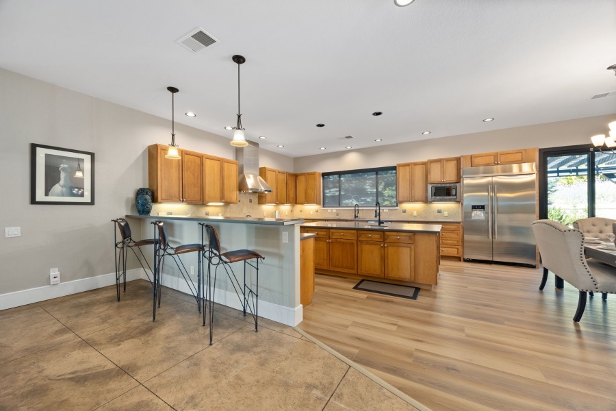 4 Bedroom Fully-Furnished Executive Home in Lakewood, Colorado