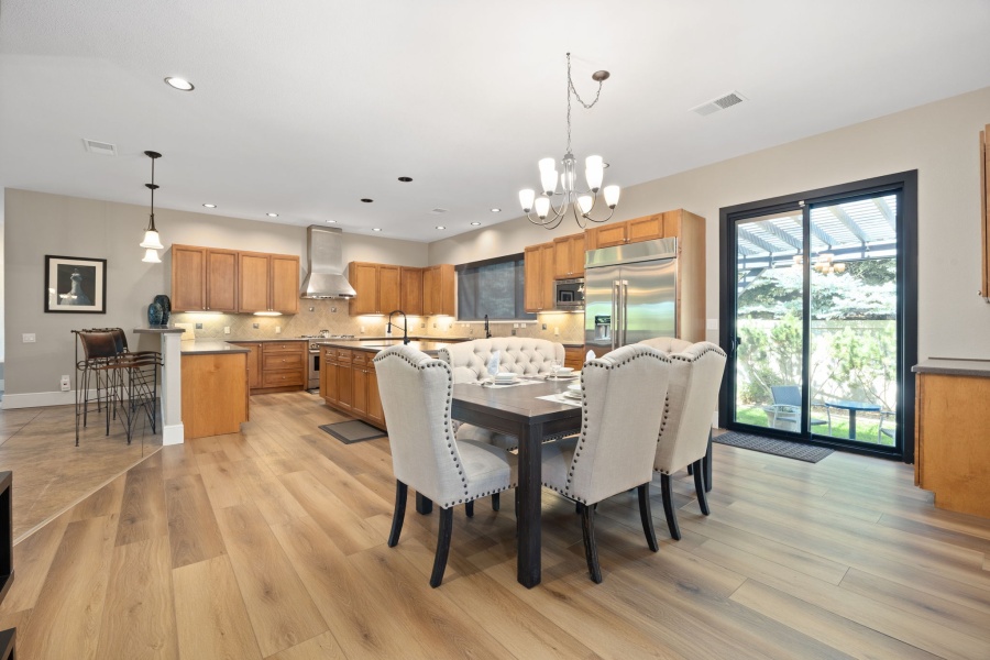 4 Bedroom Fully-Furnished Executive Home in Lakewood, Colorado