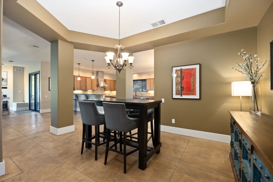 4 Bedroom Fully-Furnished Executive Home in Lakewood, Colorado