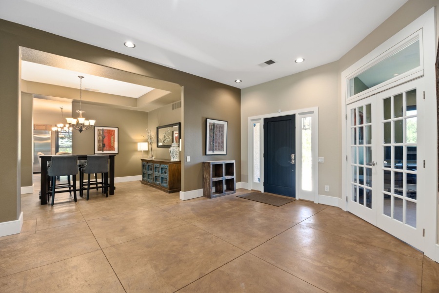 4 Bedroom Fully-Furnished Executive Home in Lakewood, Colorado