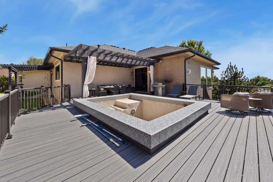 4 Bedroom Fully-Furnished Executive Home in Lakewood, Colorado