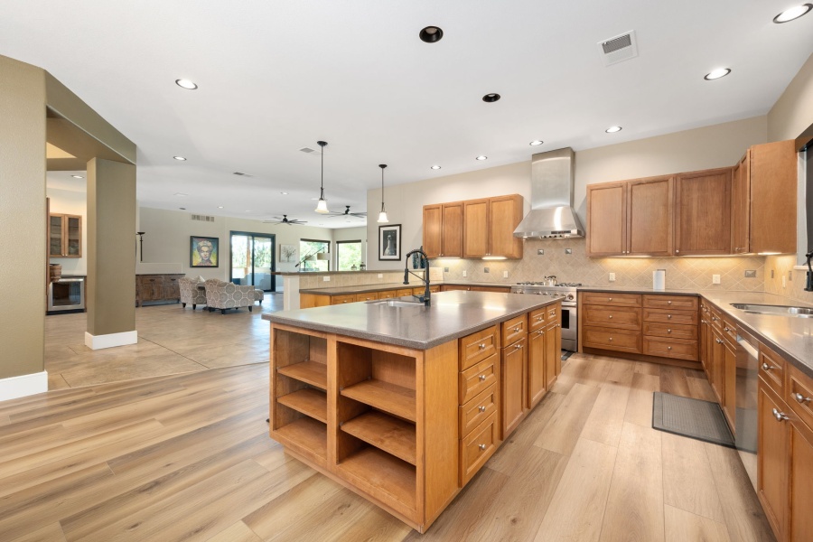 4 Bedroom Fully-Furnished Executive Home in Lakewood, Colorado