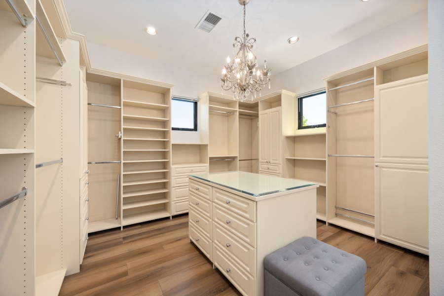 4 Bedroom Fully-Furnished Executive Home in Lakewood, Colorado