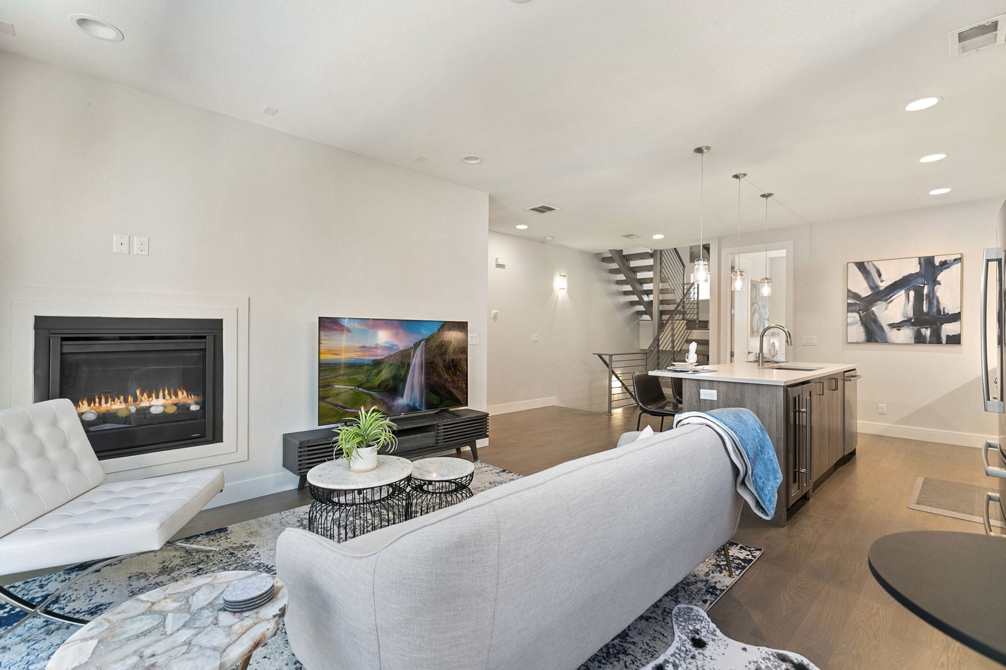 3 Bedroom Townhome in Golden Triangle! AvenueWest Denver