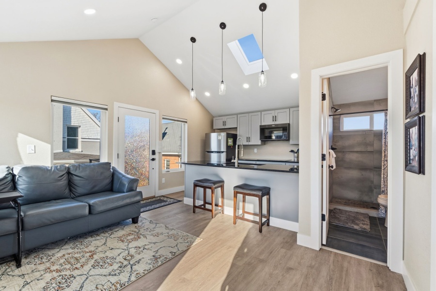 Situated in the charming Whittier neighborhood, this home offers easy access to some of Denver’s most popular destinations:
Downtown Denver – minutes away
City Park – walking distance
Denver Zoo
Denver Museum of Nature & Science
Close to restaurants, coffee shops, hospitals, and major commuter routes