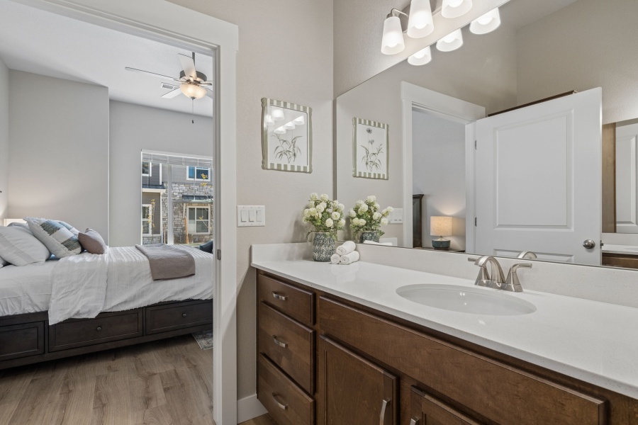 Modern Fully Furnished 2-Bedroom Condo at The Lakes at Centerra 