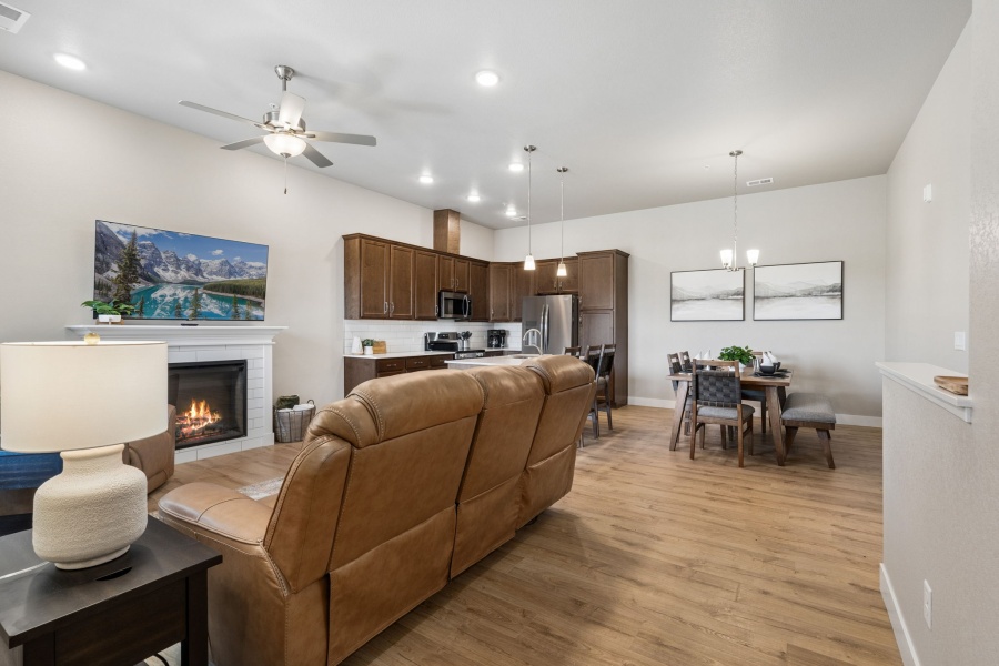Modern Fully Furnished 2-Bedroom Condo at The Lakes at Centerra 