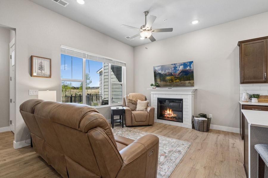 Modern Fully Furnished 2-Bedroom Condo at The Lakes at Centerra 