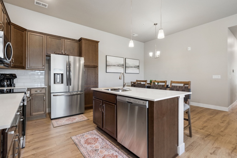 Modern Fully Furnished 2-Bedroom Condo at The Lakes at Centerra 
