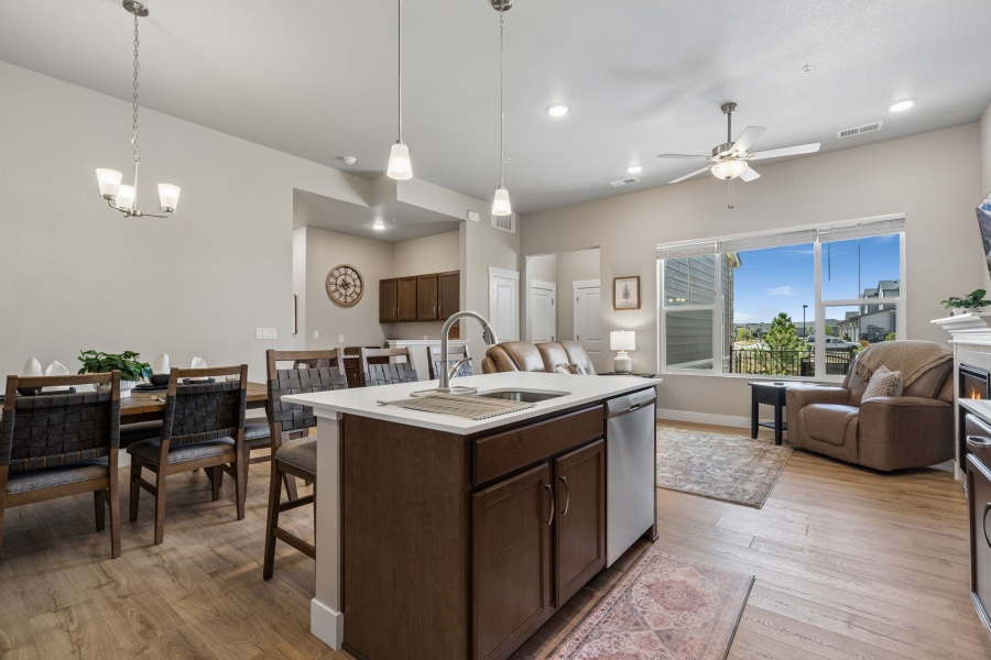 Modern Fully Furnished 2-Bedroom Condo at The Lakes at Centerra 
