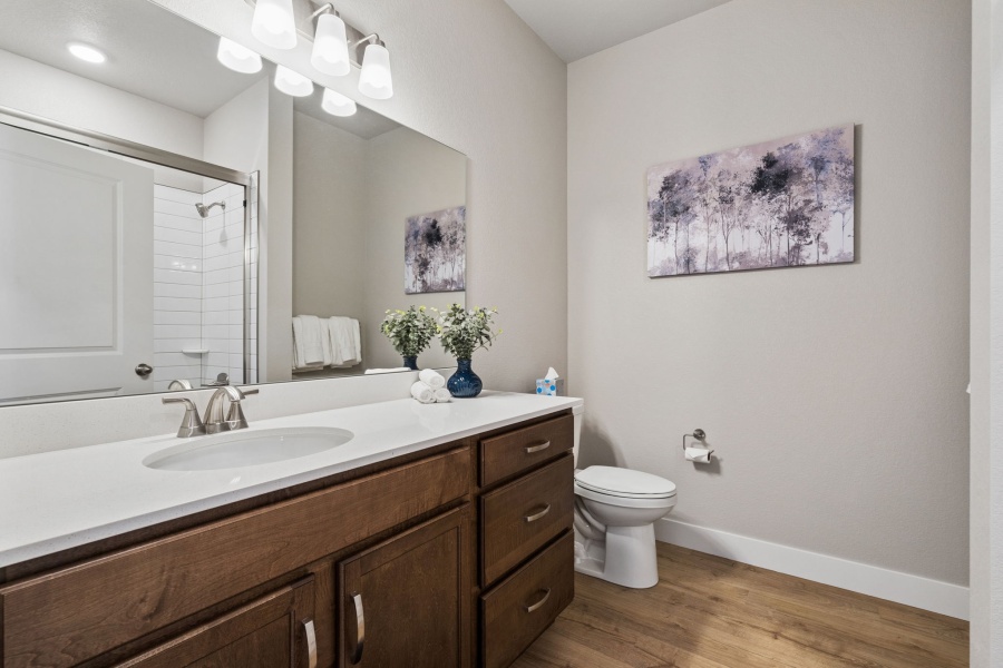 Modern Fully Furnished 2-Bedroom Condo at The Lakes at Centerra 