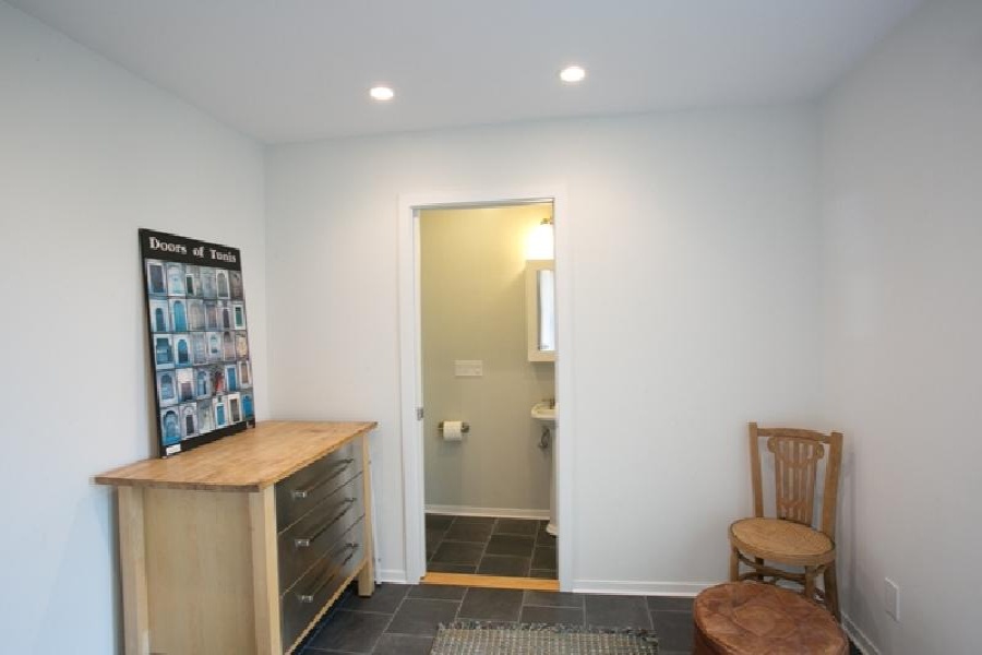 2 Bedroom and 2 Bathroom flat in Noe Valley. Features: elegant textured moldings reminiscent of turn-of-the century design, work desk, pull-out sofa, mirrored closets, walk-in closets, stool seating at the kitchen island, clawfoot bathtub, large outdoor wooden deck with views, and view of the Twin Peaks mountain to the west. This is an upper floor unit. There is no assigned parking with the property, but street parking is not difficult as there are no time restrictions.

Short walk to the vibrant commercial corridor of 24th Street featuring a Whole Foods market, boutiques, bars, Starbucks and Zagat rated restaurants. Corporate shuttles are within walking distance.