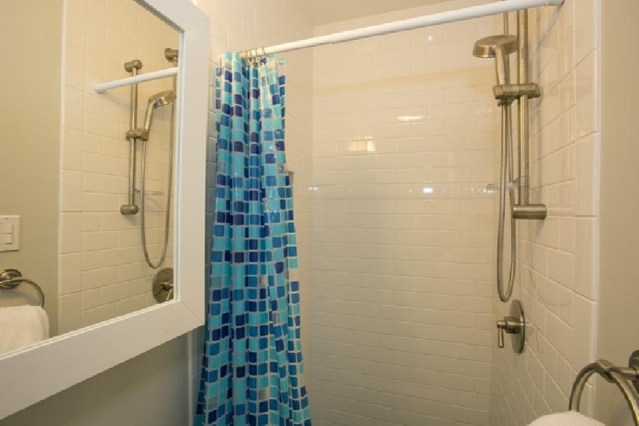 2 Bedroom and 2 Bathroom flat in Noe Valley. Features: elegant textured moldings reminiscent of turn-of-the century design, work desk, pull-out sofa, mirrored closets, walk-in closets, stool seating at the kitchen island, clawfoot bathtub, large outdoor wooden deck with views, and view of the Twin Peaks mountain to the west. This is an upper floor unit. There is no assigned parking with the property, but street parking is not difficult as there are no time restrictions.

Short walk to the vibrant commercial corridor of 24th Street featuring a Whole Foods market, boutiques, bars, Starbucks and Zagat rated restaurants. Corporate shuttles are within walking distance.