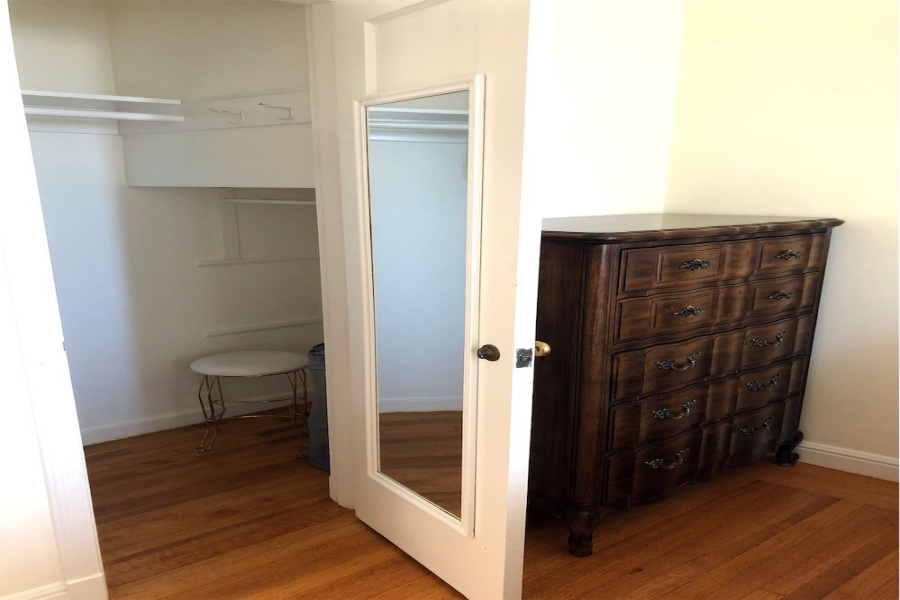 3 Bedroom/2 Bathroom mid-century single family house is located in Noe Valley. Features: desk, original chandelier, original art-deco lines in the crown molding trims and arched doorways, bathtub features extra length (for bath soaks), deep closets, downtown skyline views, original kitchen tiling and cabinets, portable dishwasher, and a large bonus room. The King bed in the lower bedroom can be separated into two twin beds. The house has a deep 2-car attached garage that will fit 2 smaller vehicles with tandem parking.  Washer and dryer are in the garage.  This pet-friendly property also has a quaint zen garden like backyard area that is totally fenced in.

Easy access to commuter shuttles and public transportation. Near the 24th Street commercial corridor and a small climb to the Diamond Heights shopping center for a variety of shops to include Safeway, Walgreens and a Chinese dim sum restaurant.

 

 