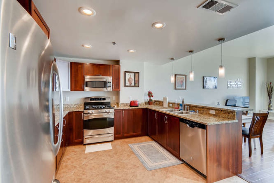 Las Vegas, Nevada, 2 Bedrooms Bedrooms, ,1.75 BathroomsBathrooms,Apartment,Furnished,The Ogden,Las Vegas ,12,1327