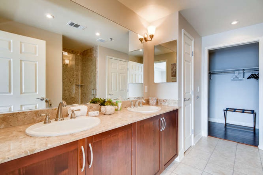 Las Vegas, Nevada, 2 Bedrooms Bedrooms, ,1.75 BathroomsBathrooms,Apartment,Furnished,The Ogden,Las Vegas ,12,1327